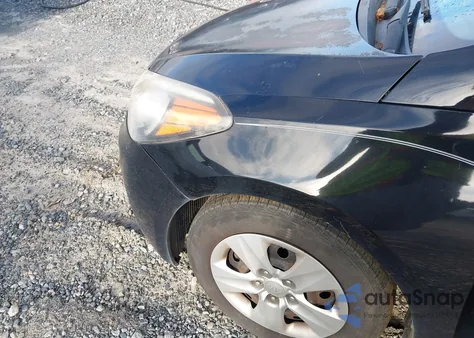 2015 Kia Forte Lx z USA, uszkodzony, nr VIN KNAFK4A64F5365899